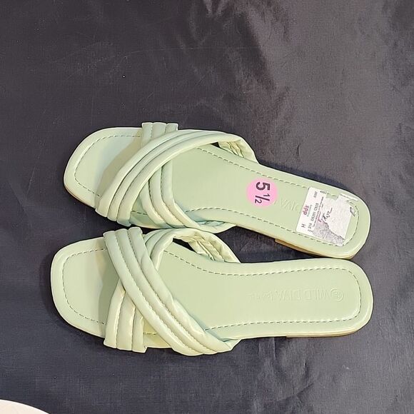 BRAND NEW WILD DIVA LOUNGE IRA CROSSBAND SLIDES SANDAL - Picture 9 of 15